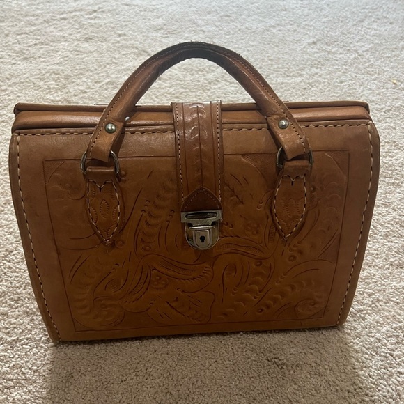 VTGMR Canoa Industria Argentina Hand Tooled Leather Purse Suitcase Doc…